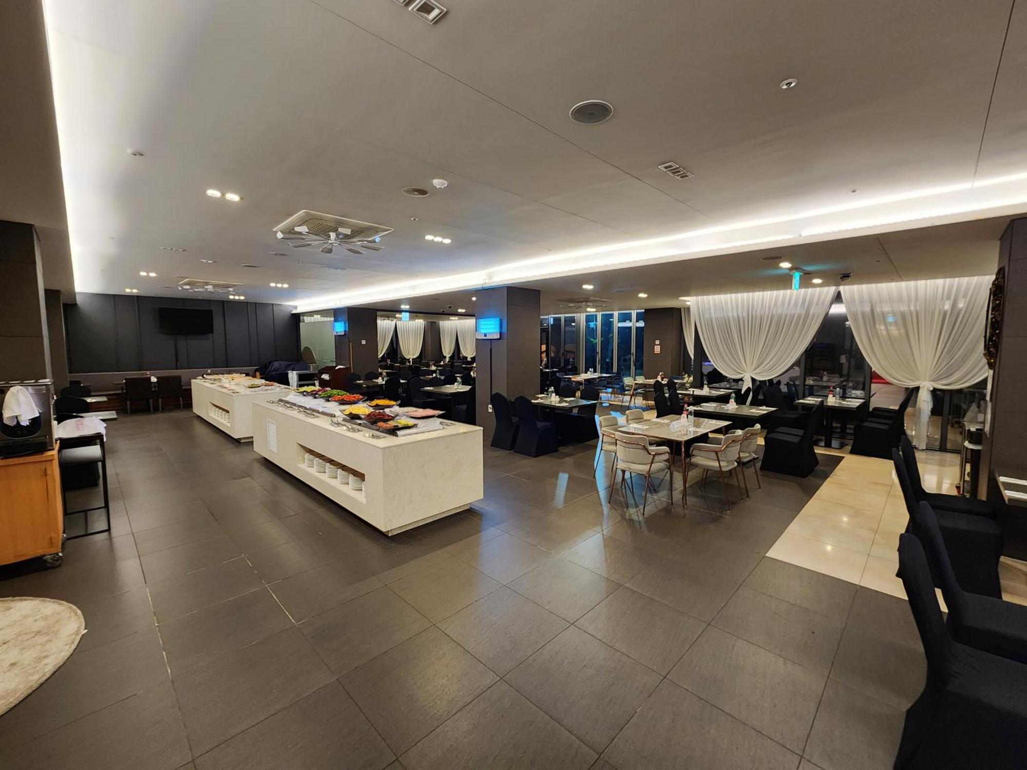 فندق Ramada By Wyndham Jeju Hamdeok المظهر الخارجي الصورة