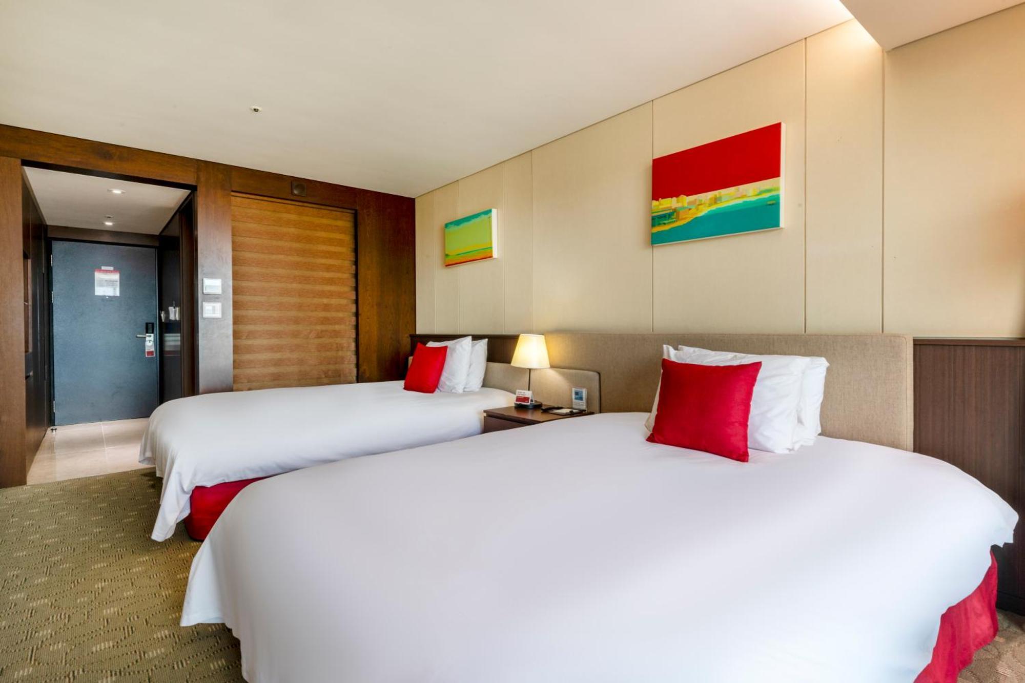 فندق Ramada By Wyndham Jeju Hamdeok المظهر الخارجي الصورة
