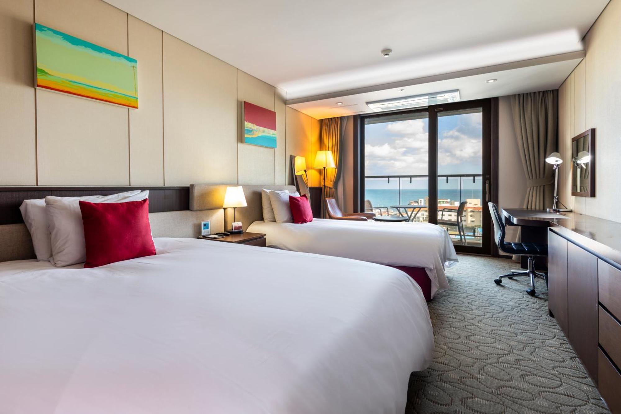 فندق Ramada By Wyndham Jeju Hamdeok المظهر الخارجي الصورة