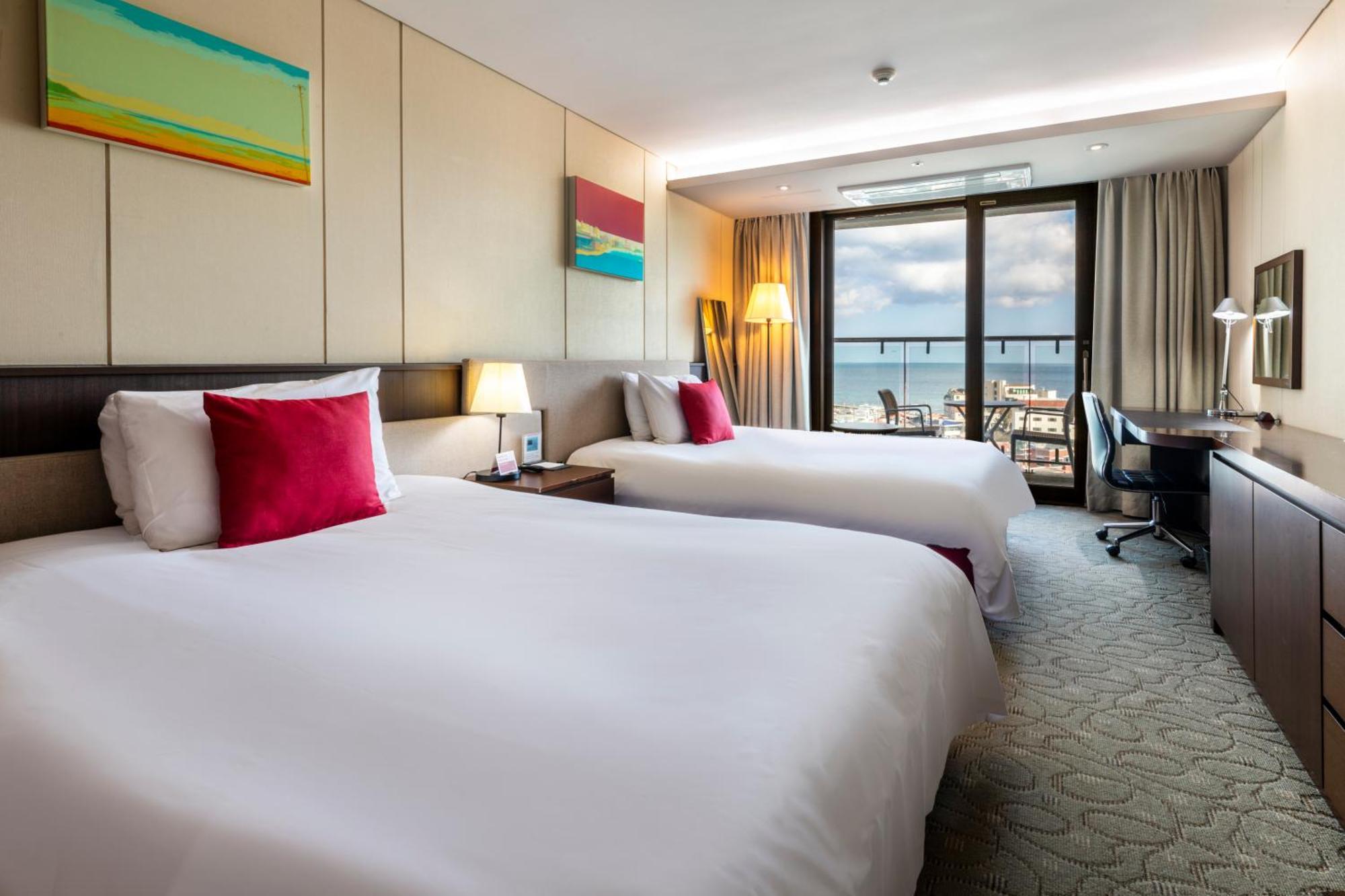 فندق Ramada By Wyndham Jeju Hamdeok المظهر الخارجي الصورة