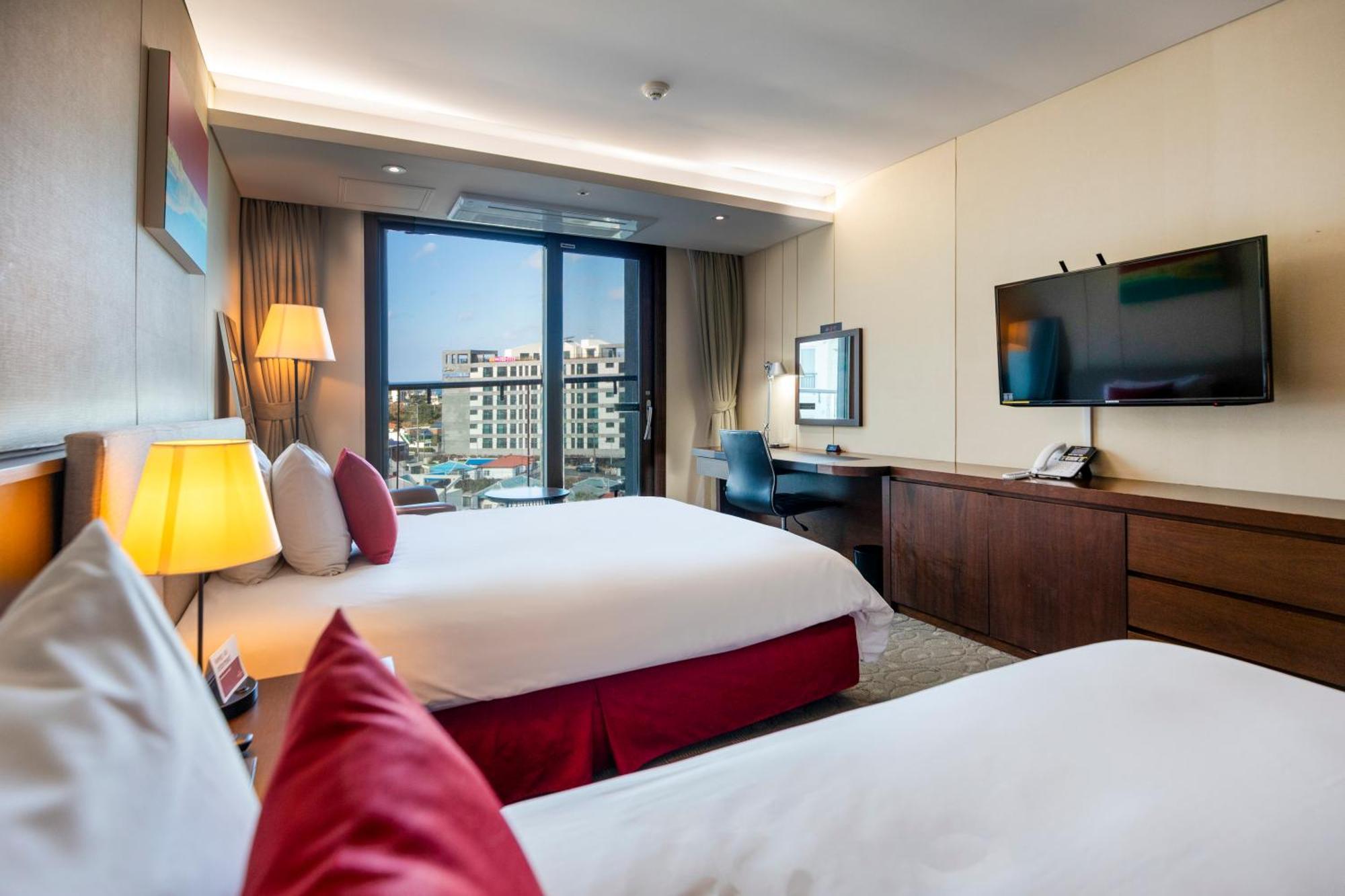 فندق Ramada By Wyndham Jeju Hamdeok المظهر الخارجي الصورة
