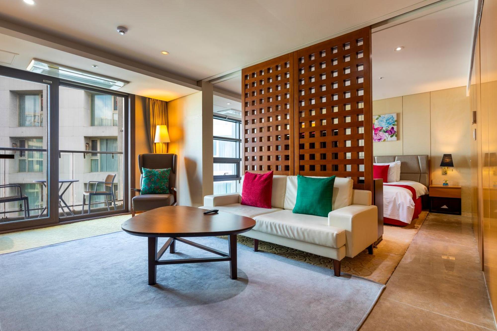 فندق Ramada By Wyndham Jeju Hamdeok المظهر الخارجي الصورة