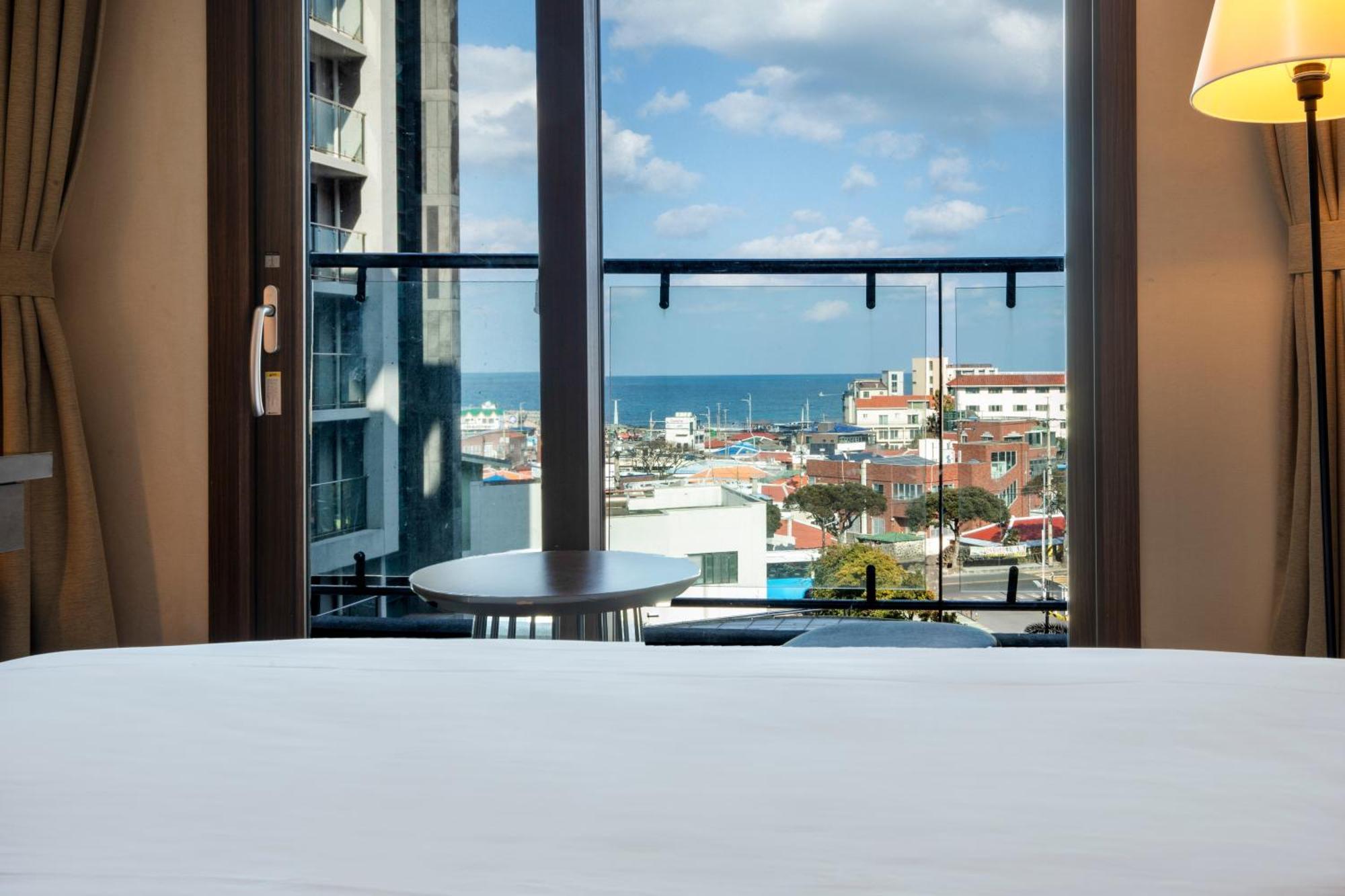 فندق Ramada By Wyndham Jeju Hamdeok المظهر الخارجي الصورة