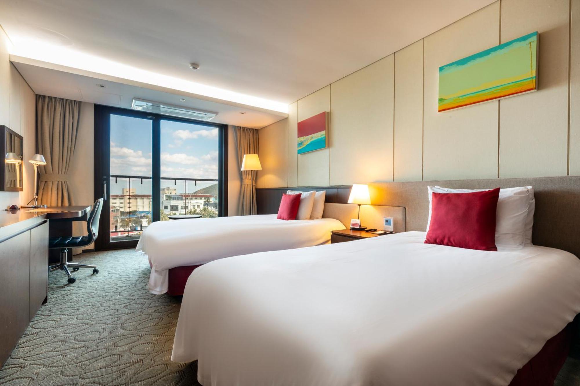 فندق Ramada By Wyndham Jeju Hamdeok المظهر الخارجي الصورة
