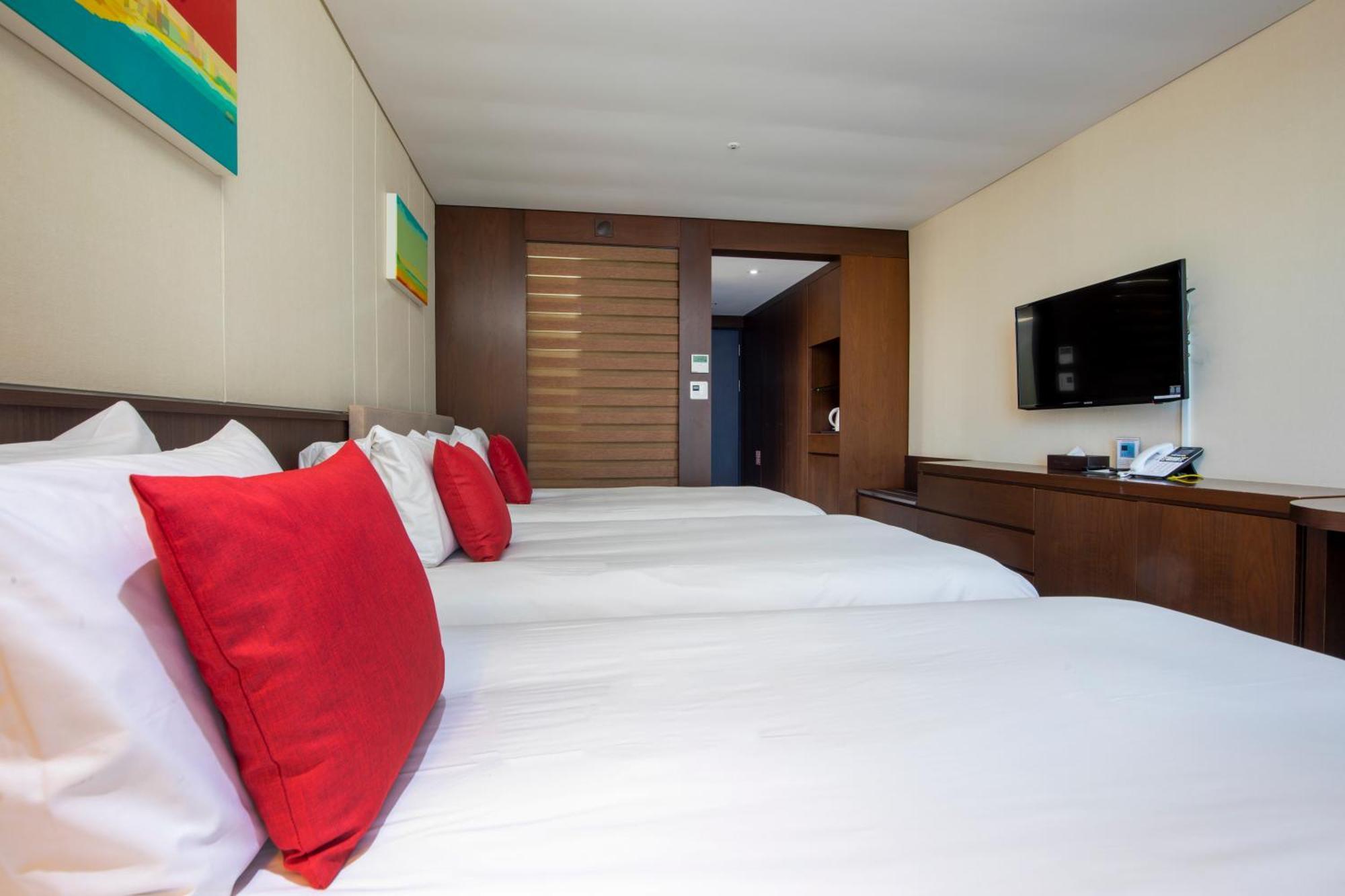 فندق Ramada By Wyndham Jeju Hamdeok المظهر الخارجي الصورة