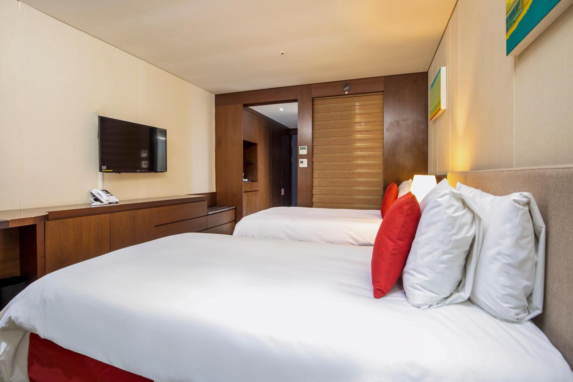 فندق Ramada By Wyndham Jeju Hamdeok المظهر الخارجي الصورة