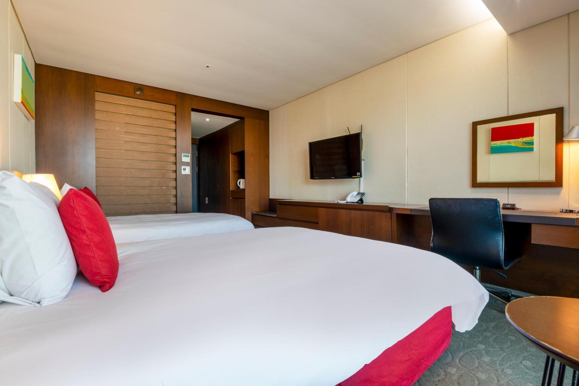 فندق Ramada By Wyndham Jeju Hamdeok المظهر الخارجي الصورة