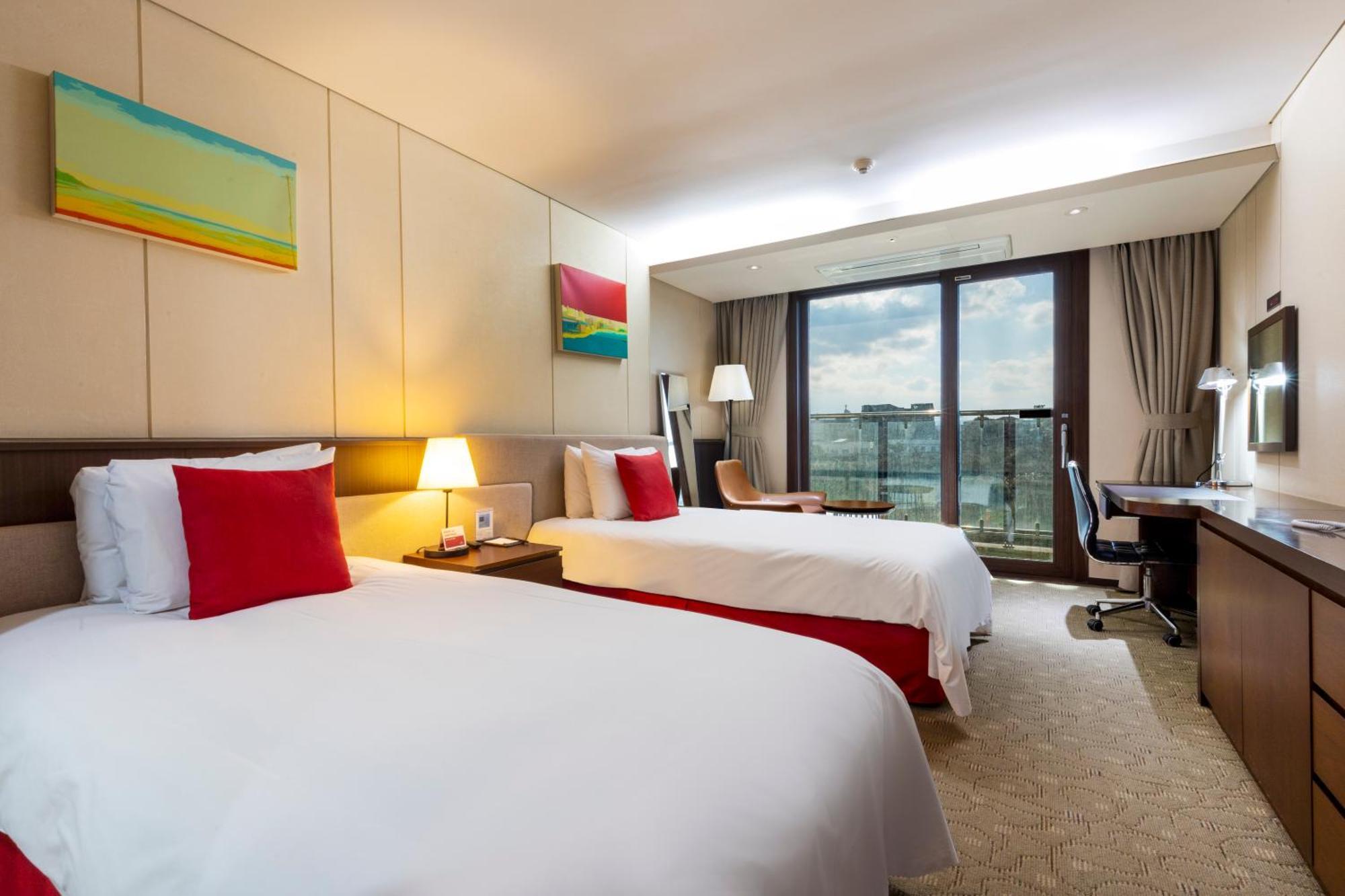 فندق Ramada By Wyndham Jeju Hamdeok المظهر الخارجي الصورة
